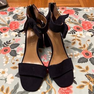 Tommy Hilfiger Sunday Velvet Block Heels 6M Like New Condition Never Worn